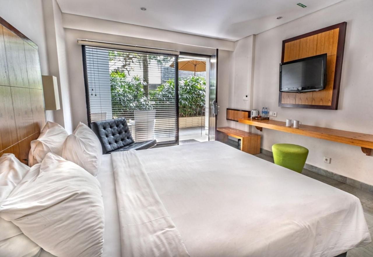 Zen Rooms Kuta Beach Poppies Lane Exterior foto